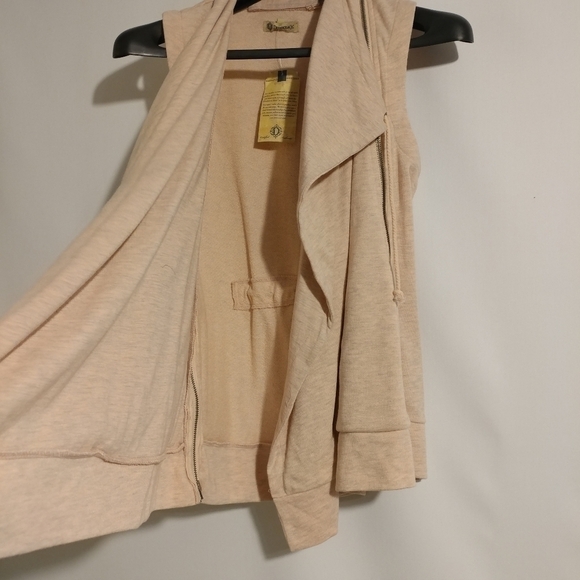 NWT Democracy Long Cascading Collar Zipped Vest - Picture 3 of 8